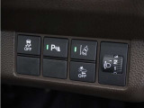 ◆パーキングセンサーシステム◆車庫入れの時などに近くに障害物がある場合、障害物までの距離を音で知らせてくれます。
