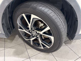 【純正アルミホイール】デザイン性、機能性に優れ、この車のために設計、生産されているのでボディとマッチしております!