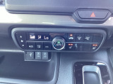 運転席・助手席とそれぞれシートヒーターがついてます。寒い冬には嬉しい機能です!