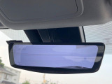 【デジタルインナーミラー】後席の大きな荷物や同乗者で後方が確認しづらい時でも安心!カメラが撮影した車両後方の映像をルームミラー内に表示。クリアな視界で状況の確認が可能です!