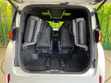 普段のお買い物や通勤、送迎等に十分な荷室スペースを確保しております。セカンドシートを倒すと、大きな荷物の積載も可能です♪