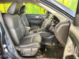 運転席シート廻りは使用感も少なく、良好な状態となっています。前オーナー様が丁寧に使っていたことがよくわかりますね。