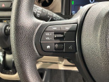 ステアリングにオーディオ操作スイッチが付いています。オーディオ画面に直接タッチしなくても操作が出来ますので、運転に集中できます。