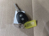 ドアの施錠・解錠はボタンを押すだけで簡単にできます。