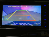 バックギアに入れると、このように後方が映し出されます!駐車の際とても安心!便利!最終確認はご自身の目と耳で必ず行ってください!