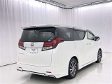 沢山乗れるのがこの車の魅力!2台で移動しないと・・・なんて時もこの車なら1台で!大活躍です♪