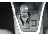 トヨタならではの「3つの安心」をセットにした『トヨタ認定中古車』です。「まるごとクリーニング」「車両検査証明書」「ロングラン保証」付き。