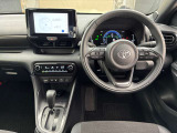 シンプルながらも使い勝手にこだわった操作性の良いインパネ回り!運転中スイッチ操作も安心ですね!