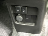 【シートヒーター】寒い日に重宝するシートヒーター!エアコンより早く温まってくれるので寒がりの人も安心ですね♪エアコンの温風は乾燥するから苦手、という方にもをおすすめです。