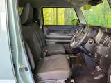 運転席シート廻りは使用感も少なく、良好な状態となっています。丁寧に使われていたことがよくわかりますね。