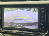 【バックカメラ】駐車時に後方がリアルタイム映像で確認できます。大型商業施設や立体駐車場での駐車時や、夜間のバック時に大活躍!運転スキルに関わらず、今や必須となった装備のひとつです!