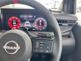 プロパイロット(同一車線運転支援)アクセル・ブレーキ・ステアリング操作をクルマがサポート。高速道路などで、ドライバーの負担を軽減します。