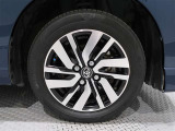タイヤサイズは(165/65R14)で純正アルミホイールです。