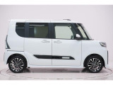 県内13店舗にて常時500台以上ダイハツ車を展示中です。見て、触って、納得のいく一台をぜひ見つけてください。