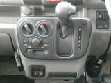変速ショックのないスムーズな走り、自動無段変速機「CVT」を採用。燃費向上と力強くなめらかな走りです。