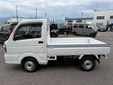 お客様が安心して中古車を購入できるよう、中古車の価格や品質の適正な情報を提供し、近年問題となっております修復暦の偽り・メーター改ざん車の排除に努めています。