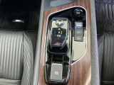 駐車ブレーキは電動式です。オートホールド機能付きで便利ですね