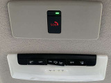 SOSコールスイッチです。NissanConnectにご加入していただくとご利用いただけます。所定のお手続きが必要です。