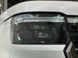 LEDヘッドライトは、点灯の瞬間から最大光量を発揮し、突然暗くなるトンネルなどでの安定感を高めます。
