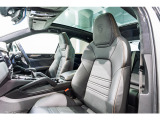 シートヒーター搭載で冬場でも素早く快適に、運転をお楽しみいただけます。