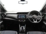 ◆インテリアパネル◆視界広々で非常に運転しやすくロングドライブでも疲れを感じさせないすっきりとまとまったインパネ周りです。