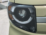 LEDヘッドライトは、点灯の瞬間から最大光量を発揮し、突然暗くなるトンネルなどでの安定感を高めます。