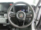 ステアリングから手を離さず、運転に集中したままオーディオ等の操作ができます。