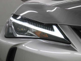LEDヘッドランプには「オートマチックハイビームシステム」を搭載。夜間走行時にハイビームで走行可能と判断した場合、ロービームとハイビームを自動的に切り替え、前方視界確保をアシストします。