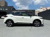 運転席側からのシルエットです。風格を感じられるフォルムですね。