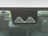 【スマートアシスト】走行中に前方の車両等を認識し、衝突しそうな時は警報とブレーキで衝突回避と被害軽減をアシスト。より安全にドライブをお楽しみいただけます。