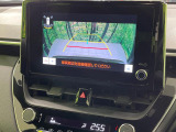 【パノラミックビューモニター】専用のカメラにより、上から見下ろしたような視点で360度クルマの周囲を確認することができます☆死角部分も確認しやすく、狭い場所での切り返しや駐車もスムーズに行えます。