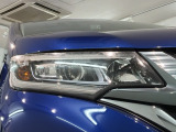 LEDヘッドライトは、点灯の瞬間から最大光量を発揮し、突然暗くなるトンネルなどでの安定感を高めます。