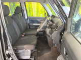 運転席シート廻りは使用感も少なく、良好な状態となっています。前オーナー様が丁寧に使っていたことがよくわかりますね。