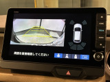 リバースギアに入れるだけで後方の表示へ切り替わります。夜間や雨の日の駐車も楽になりますよ。