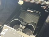 納車前整備は、メルセデスベンツ国際認定メカニックによる最新の検査ライン等の施設が充実した当社工場で入念に行います。メルセデス・ベンツの定める厳しい基準をクリアしたお車のみをご案内させて頂きます。