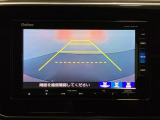 バックでの車庫入れも安心です! リアカメラが付いているバックモニター付のナビを装備しております。操作線もついており距離感も画面から確認できます。