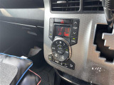 【オートエアコン】車内温度を感知して自動で温度調整をしてくれるのでいつでも快適な車内空間を創り上げます。