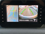 ナビのOPTボタンを二回押すことで運転席からの死角もカバーできます