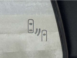 車線変更時の後方確認をアシストしてくれるブラインドスポットモニター!ドアミラーの死角を検知してくれるから車線変更もスムーズです。
