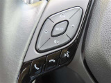 ブルートゥースに接続すれば、スマホに入れている音楽が聞けたり運転中に電話がかかってきてしまった場合もハンドルから電話を取ることができます!