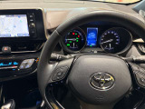 このハンドルを握った時に、車を所有している優越感を味わえますね