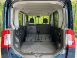 後席を格納すると、これだけの広さが!シーンに合わせたシートアレンジで、大きな荷物も積むことが出来ます♪