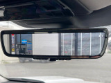 【デジタルインナーミラー】後席の大きな荷物や同乗者で後方が確認しづらい時でも安心!カメラが撮影した車両後方の映像をルームミラー内に表示。クリアな視界で状況の確認が可能です!
