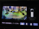 バックカメラの画像です。ガイドラインがスムースな車庫入れをサポートいたします。車庫入れの安心感がアップしますね。