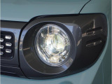 【ヘッドライト】省電力で長寿命の明るく運転しやすいLEDヘッドランプです。明るく照らすので暗い夜道からお客様を守ってくれます。お近くのスズキ自販島根までお越しください。