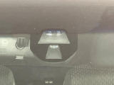 【シティブレーキアクティブシステム】低速走行中に前方の車両等を認識し、衝突しそうな時は警報とブレーキで衝突回避と被害軽減をアシスト。より安全にドライブをお楽しみいただけます。