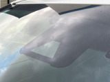 【トヨタセーフティセンス】走行中に前方の車両等を認識し、衝突しそうな時は警報とブレーキで衝突回避と被害軽減をアシスト。より安全にドライブをお楽しみいただけます。