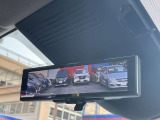 スマートルームミラーになっています 8人乗車時でも後方確認ができます