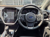 ドライバーが運転以外のことに気を遣うことなく、疲れにくく、安心・集中して運転ができる。SUBARUは視界設計をはじめ、操作パネルやシートのデザインなど細部にまでこだわっています。