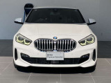 M Sport専用フロントバンパーとBMW伝統のキドニーグリルが精悍なフロントフェイスを演出。スポーティな存在感が際立ちます。